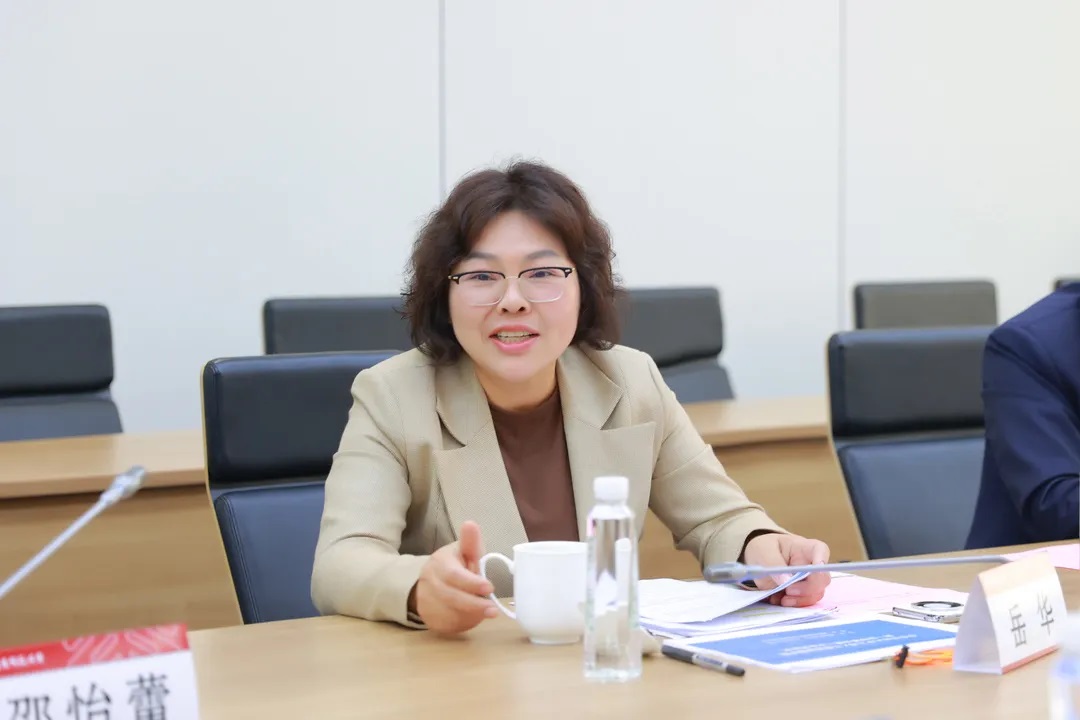 岳华.jpg