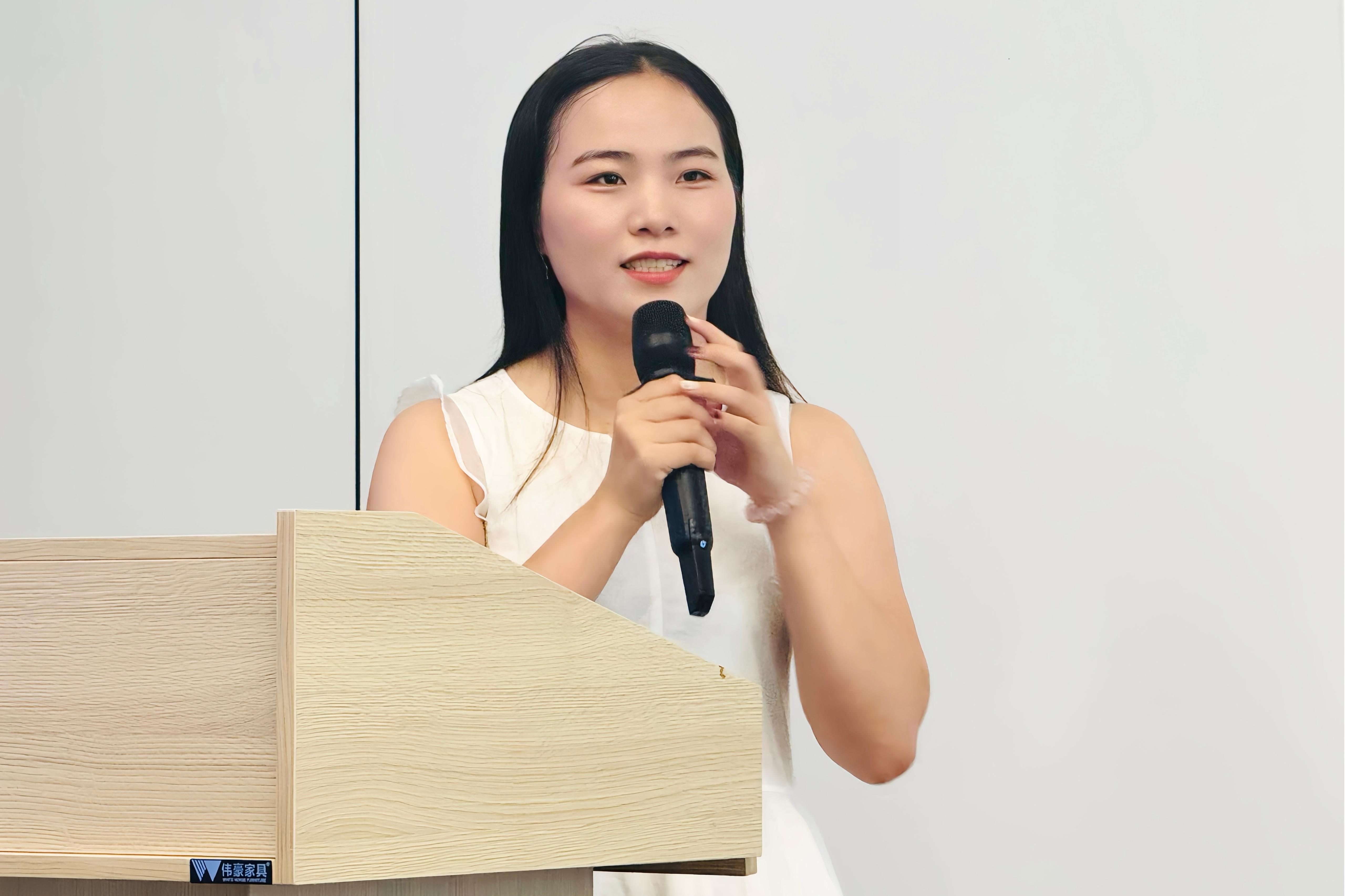 李娟娟.jpg
